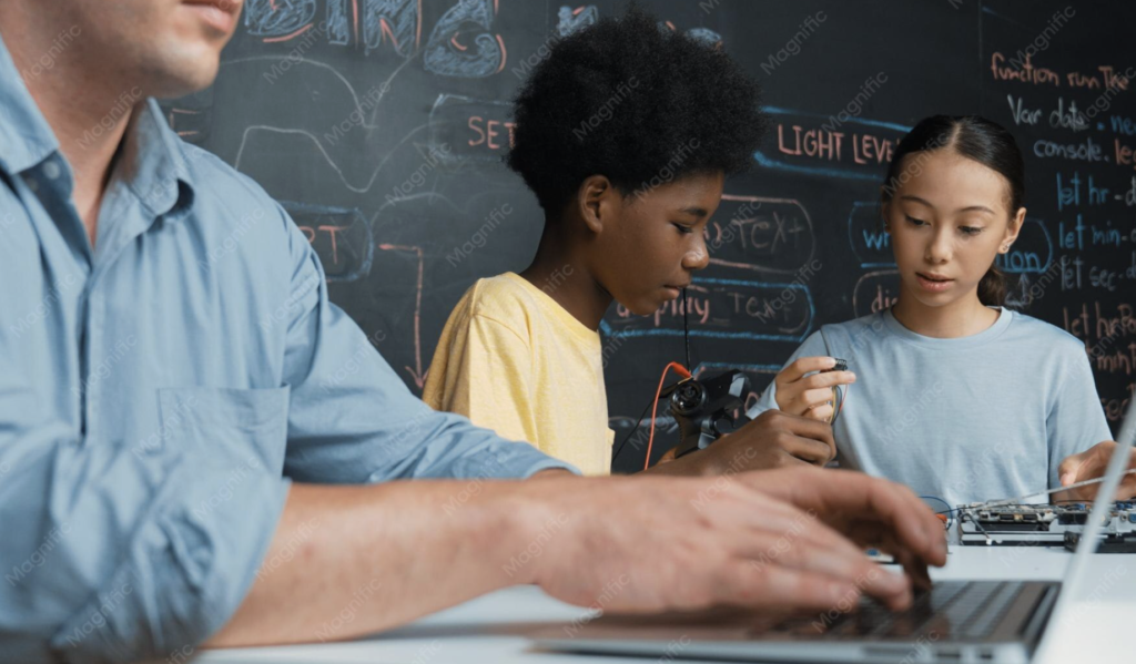 ChatGPT para Profesores de Primaria y Secundaria 2026: Planes, Actividades y Padres